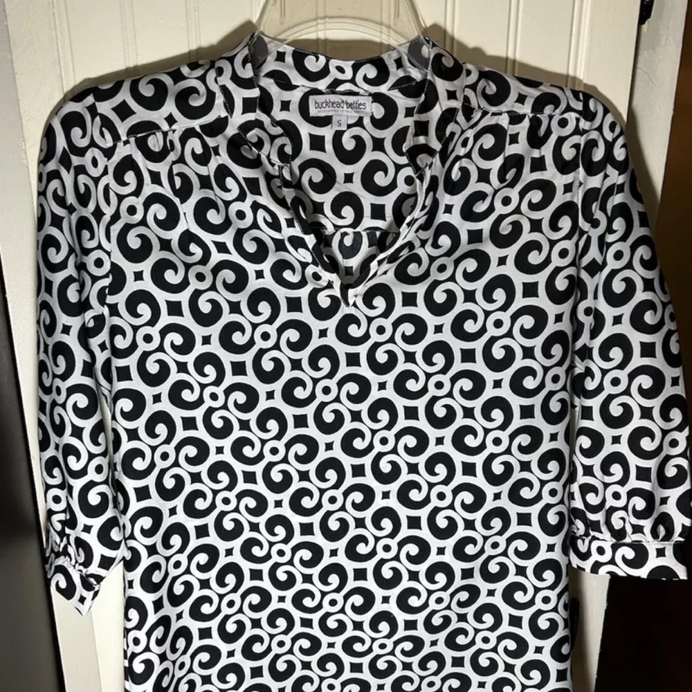 Ladies Buckhead Bettie’s blouse size small